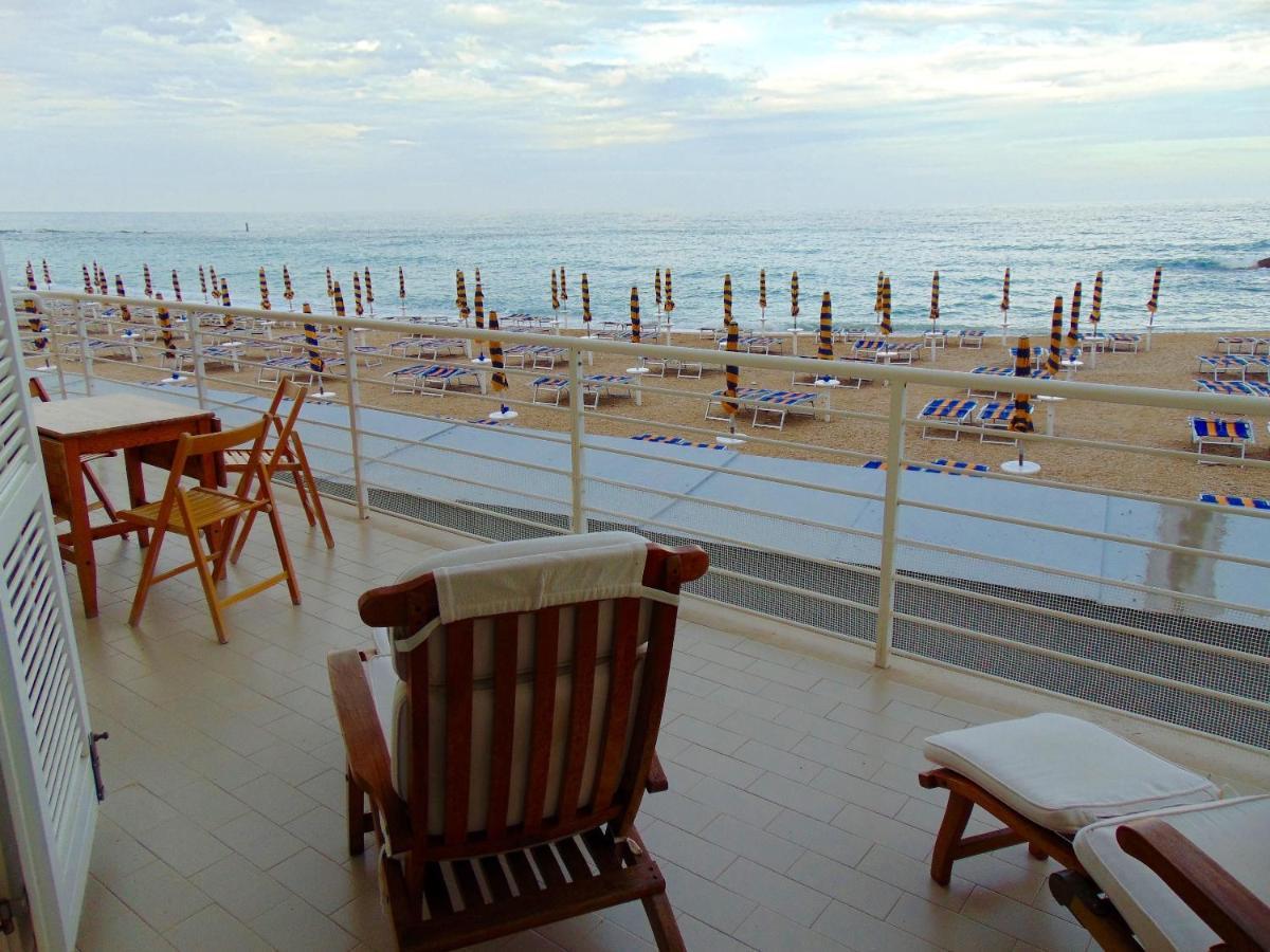 N226 - Numana, Meraviglioso Bilocale Fronte Mare Exterior photo